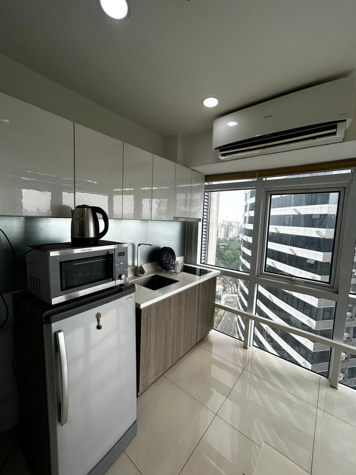 Oasis Regency @ Fort Victoria Bgc Taguig Exteriör bild
