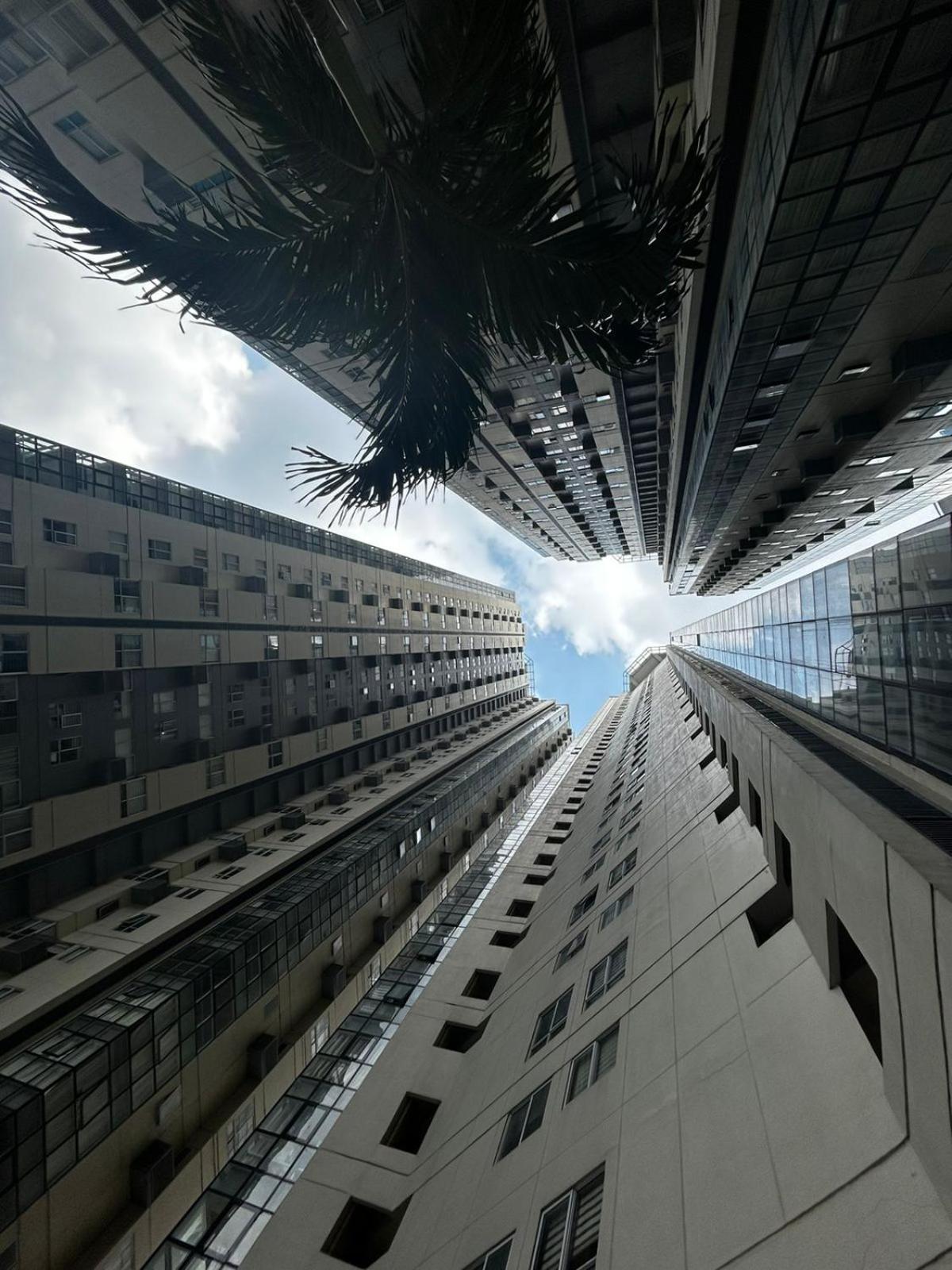 Oasis Regency @ Fort Victoria Bgc Taguig Exteriör bild