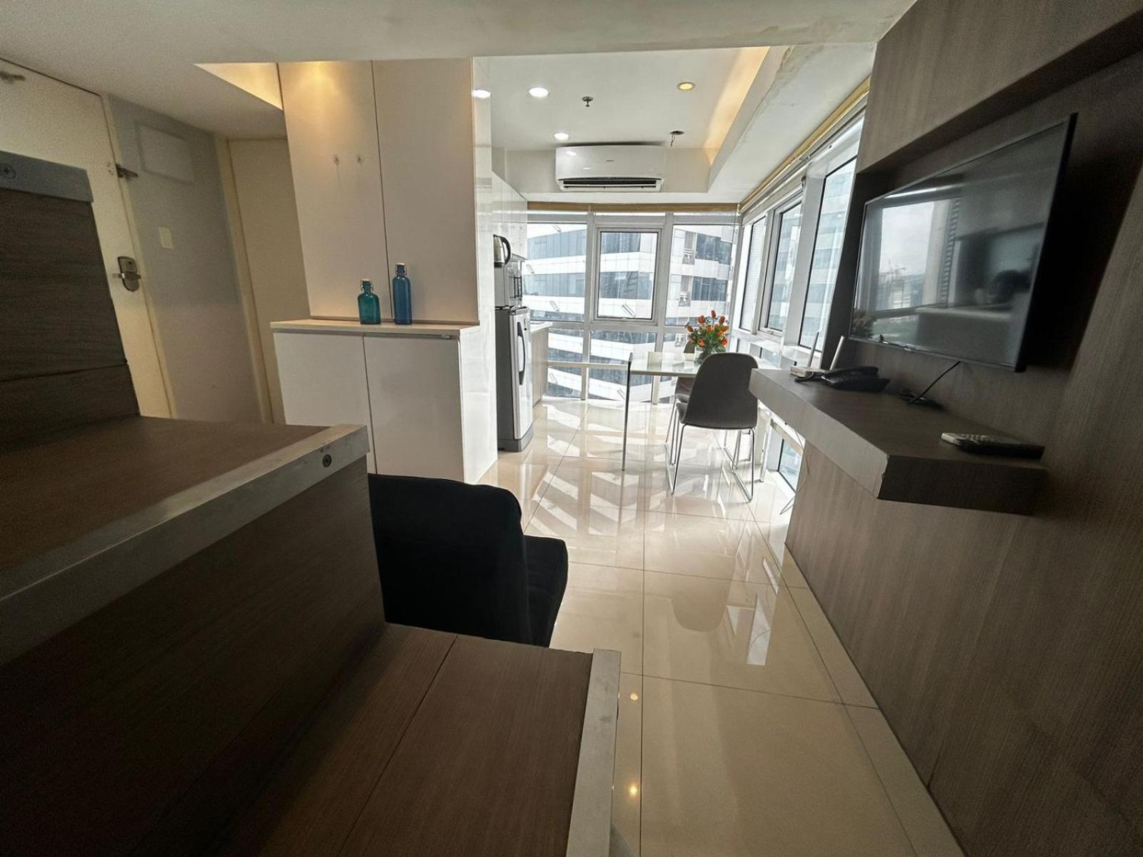 Oasis Regency @ Fort Victoria Bgc Taguig Exteriör bild