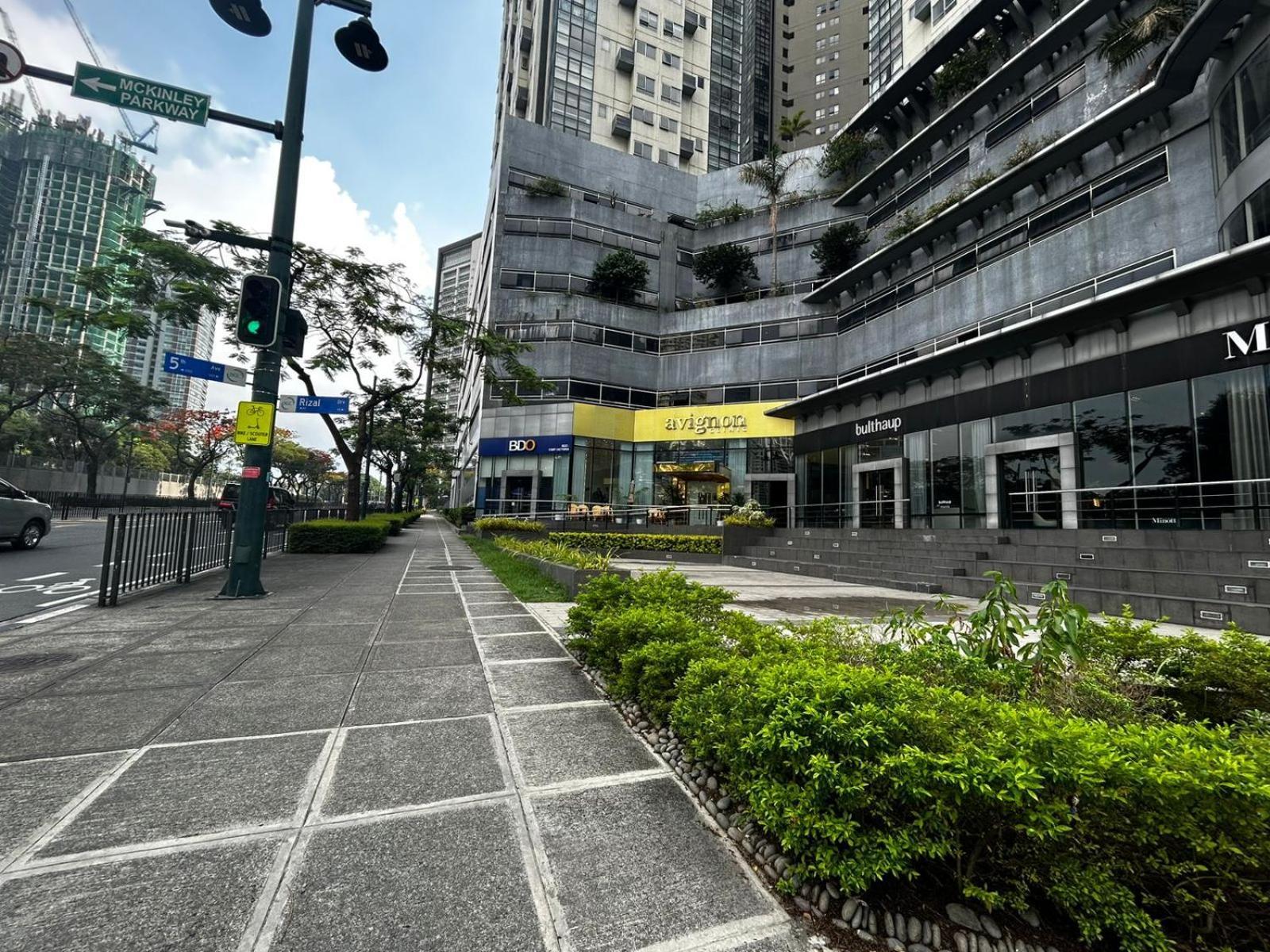 Oasis Regency @ Fort Victoria Bgc Taguig Exteriör bild
